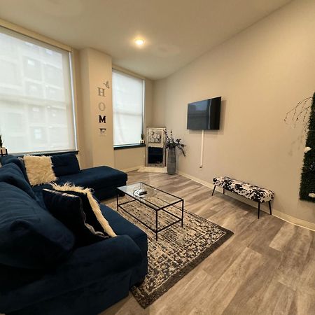 Beautiful Condo/Rooftop Patio With Free Parking Клівленд Екстер'єр фото